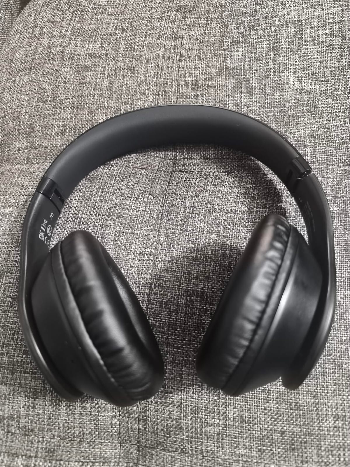 Uliptz Bluetooth Headphones Over Ear, Wireless HiFi Stereo Foldable Headset customer photo 1
