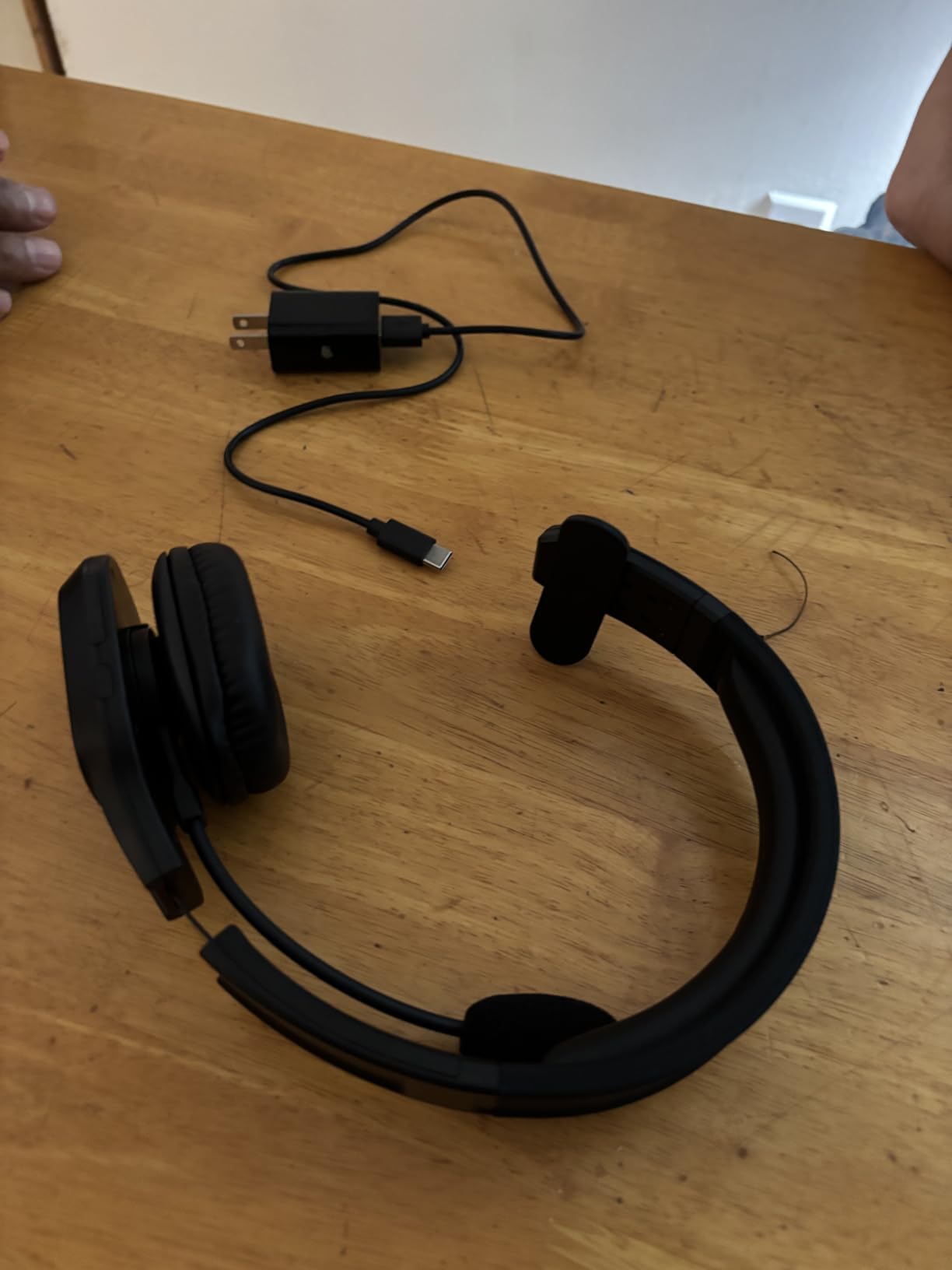 Bluetooth Headset with Mic, 60 Hours Talking Time Single-Ear Wireless Headset, ENC Noise Canceling, One-Touch Mute, Dual-Device Connection for Truck Driver, Office, Call Center, Phone/PC, Black customer photo 1