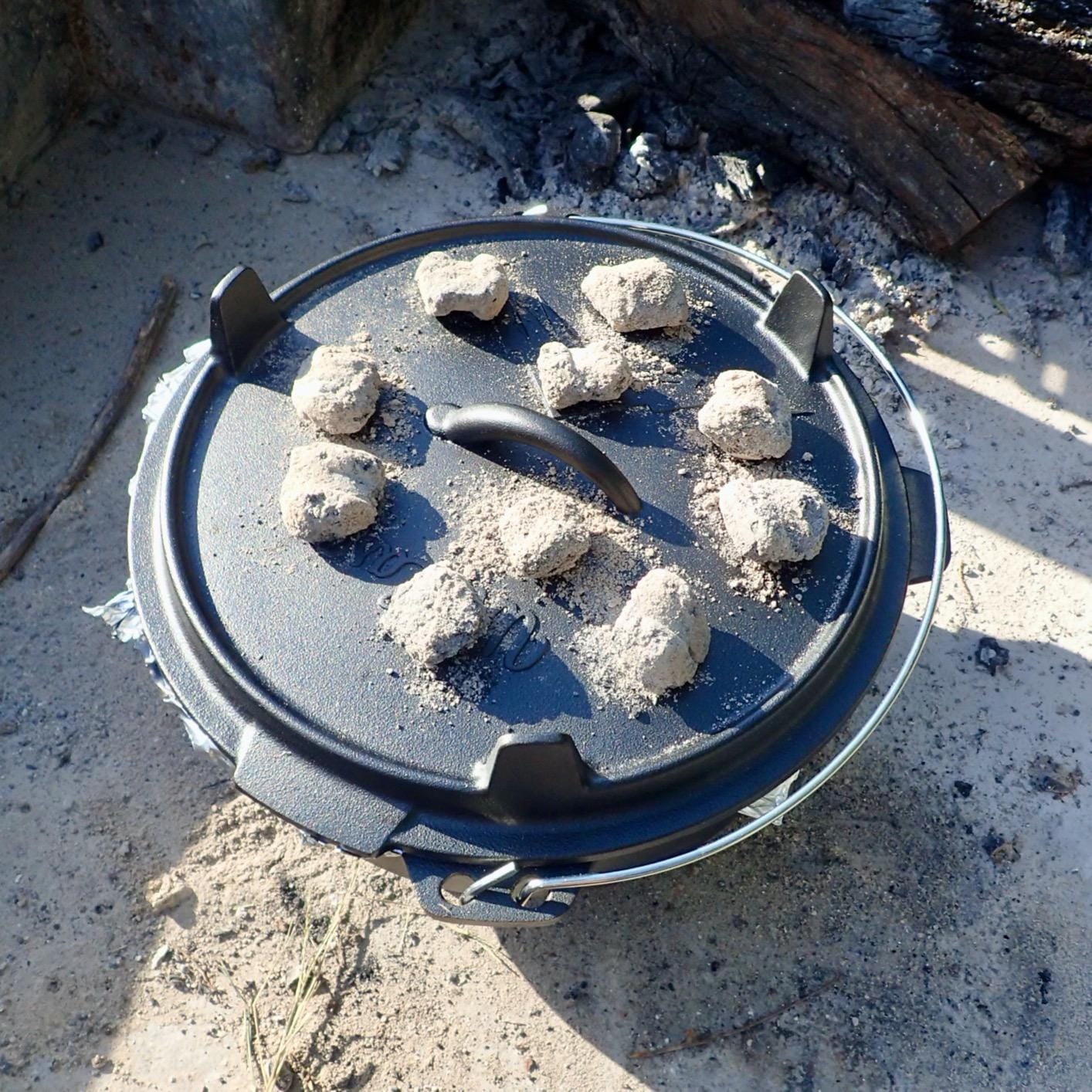 Uno Casa 6 Qt Cast Iron Dutch Oven for Camping | Skillet Lid, Lifter, Tote customer photo 1